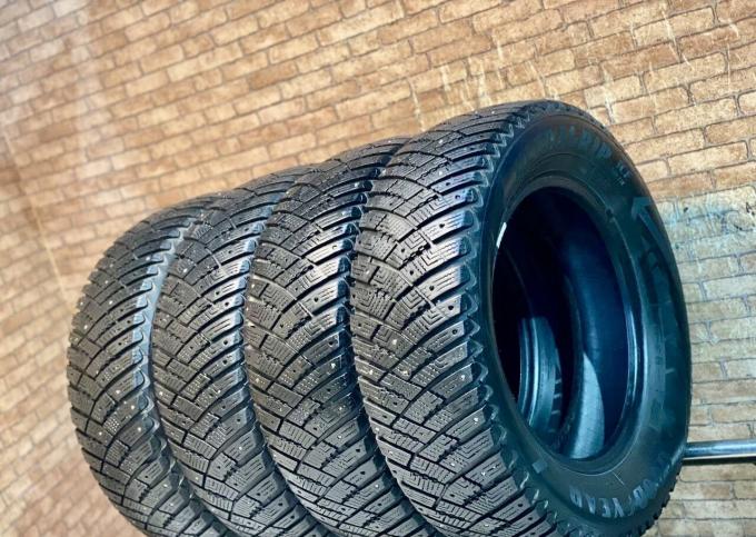 Goodyear Ultragrip Ice Arctic 215/65 R16