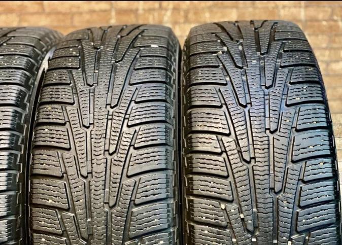 Nokian Tyres Hakkapeliitta R 235/65 R17