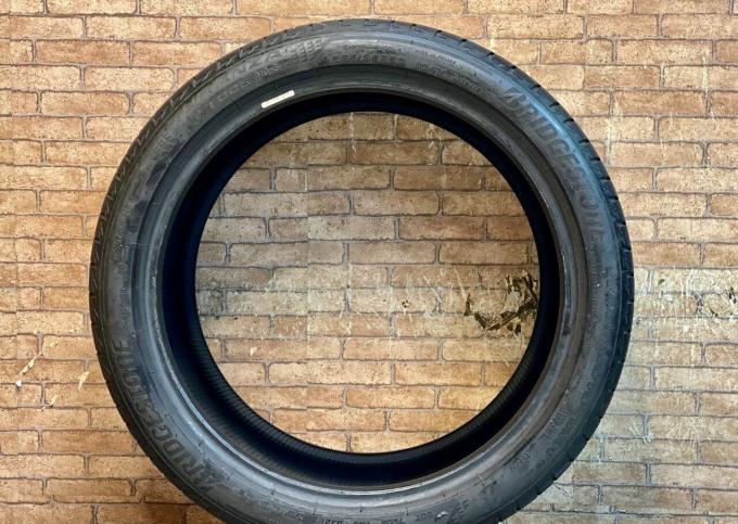 Bridgestone Turanza T005 285/35 R20