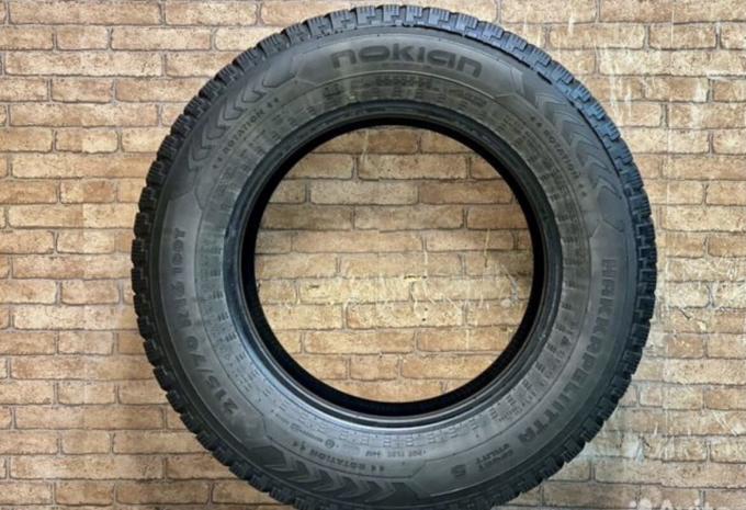 Nokian Tyres Hakkapeliitta 5 SUV 215/70 R16