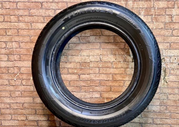 Bridgestone Turanza T001 205/60 R16