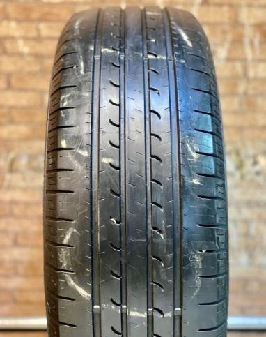 Goodyear EfficientGrip SUV 4x4 215/60 R17