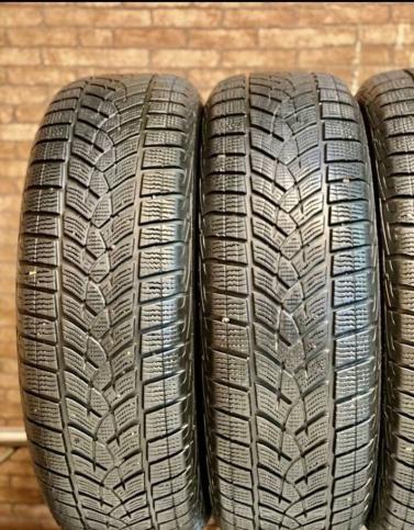 Goodyear UltraGrip Performance SUV Gen-1 215/65 R17