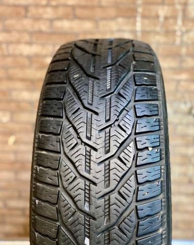 Tigar Winter 215/60 R16