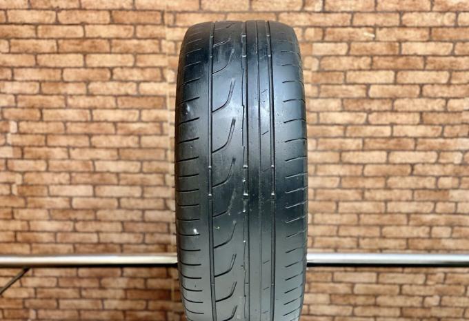 Bridgestone Potenza RE001 Adrenalin 225/55 R16