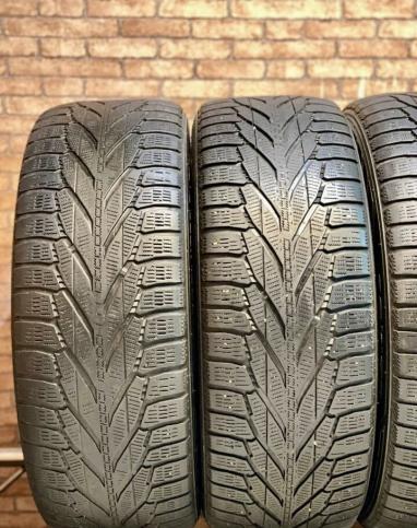 Nokian Tyres Hakkapeliitta R2 SUV 225/60 R17