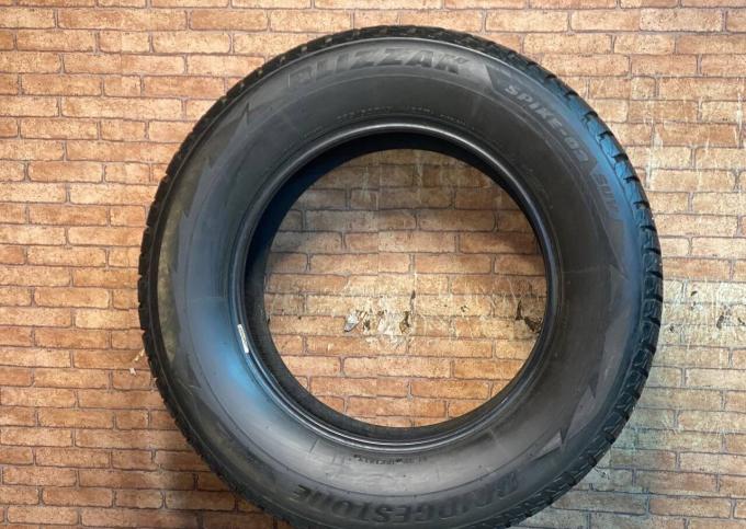 Bridgestone Blizzak Spike-02 SUV 285/60 R18