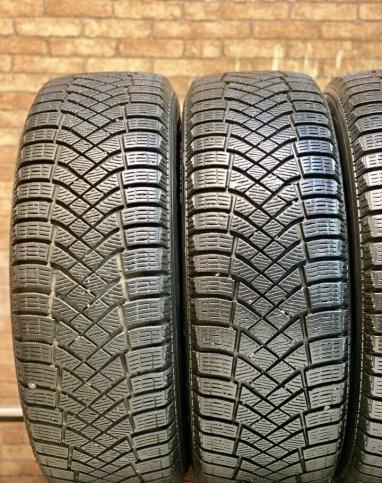 Pirelli Ice Zero FR SUV 215/65 R17