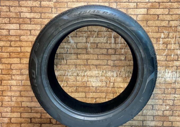 Pirelli P Zero PZ4 275/45 R21