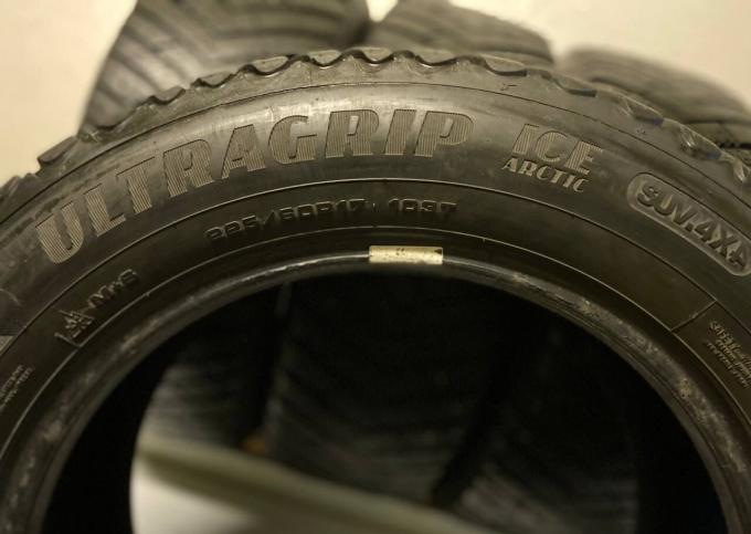 Goodyear UltraGrip Ice Arctic SUV 225/60 R17