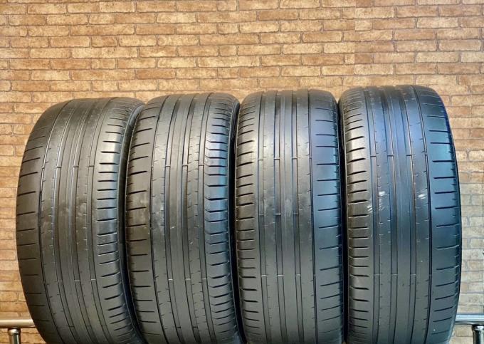 Pirelli P Zero PZ4 285/45 R20