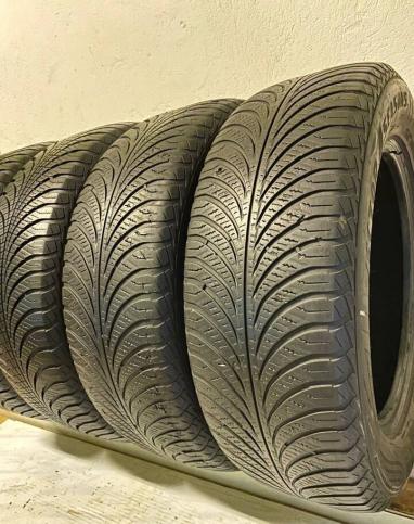 Goodyear Vector 4Seasons Gen-2 SUV 225/65 R17