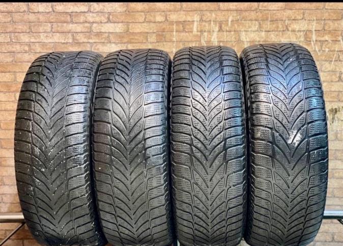 Goodyear UltraGrip Ice 2+ 215/60 R16