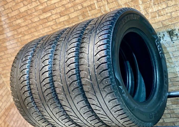 Bridgestone Ice Cruiser 7000 215/70 R16