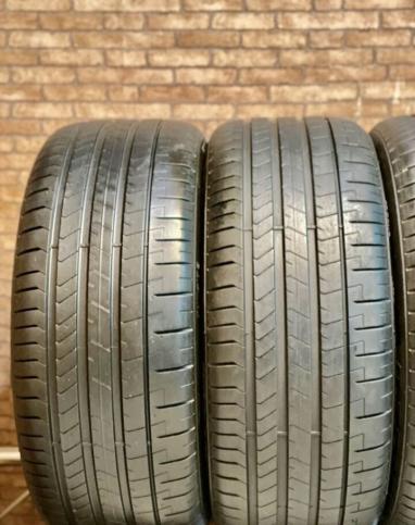 Pirelli P Zero PZ4 255/40 R20