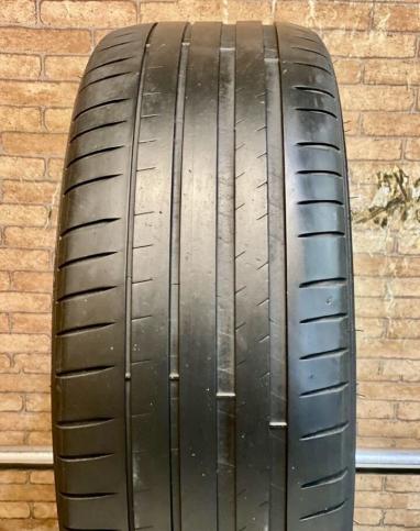 Michelin Pilot Sport 4 235/45 R18