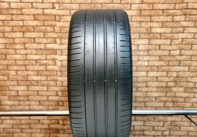 Pirelli P Zero PZ4 275/35 R20