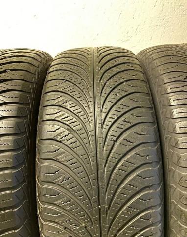 Goodyear Vector 4Seasons Gen-2 SUV 225/65 R17