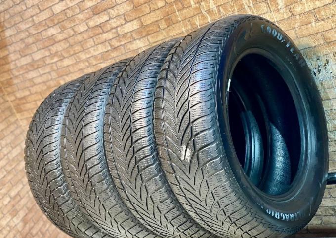 Goodyear UltraGrip Ice 2 215/60 R16