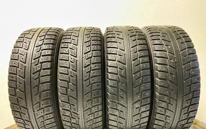 Kumho I'Zen KW22 235/65 R17