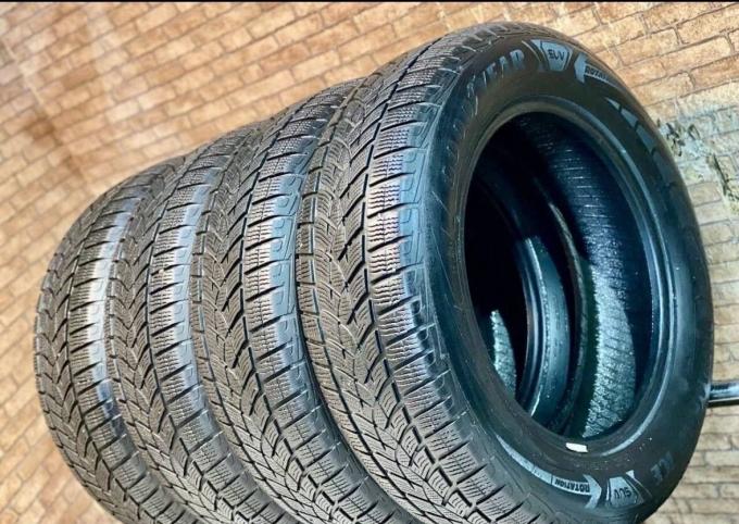 Goodyear UltraGrip Performance SUV Gen-1 215/65 R17