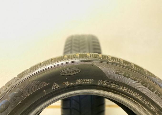 Avon Ice Touring ST 205/60 R16