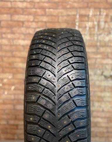 Michelin X-Ice North 4 215/60 R17