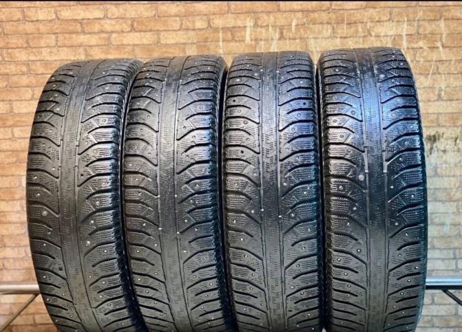 Bridgestone Ice Cruiser 7000 215/70 R16