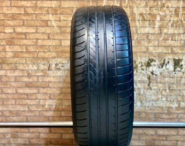 Goodyear EfficientGrip 235/55 R18