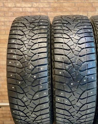 Bridgestone Blizzak Spike-02 235/65 R17