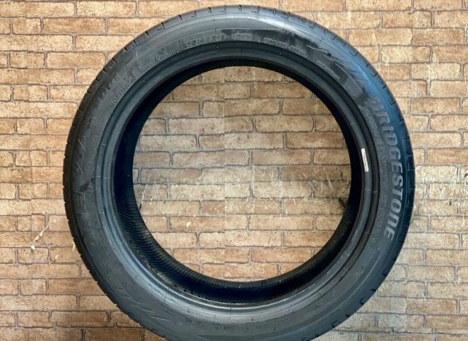 Bridgestone Potenza S001 275/40 R19