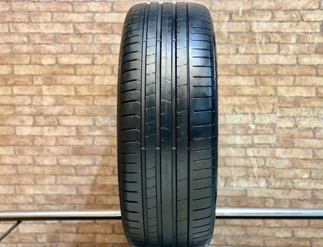 Pirelli P Zero PZ4 245/50 R19