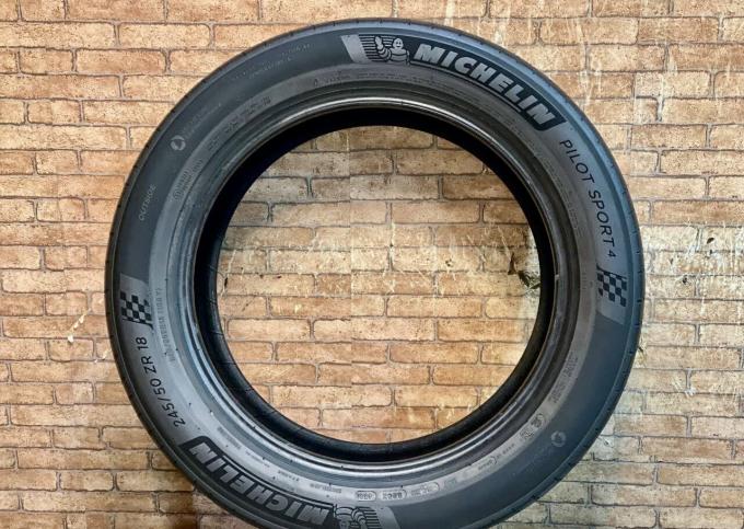 Michelin Pilot Sport 4 245/50 R18