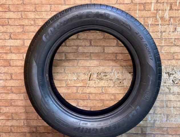 Goodyear EfficientGrip SUV 4x4 215/60 R17