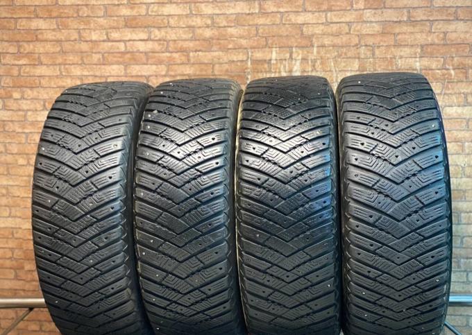 Goodyear UltraGrip Ice Arctic SUV 225/60 R17