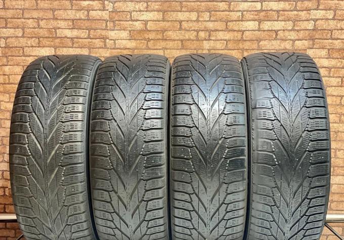 Nokian Tyres Hakkapeliitta R2 SUV 235/60 R17