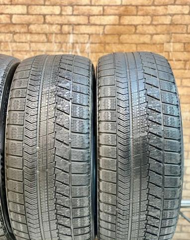 Bridgestone Blizzak VRX 235/50 R18