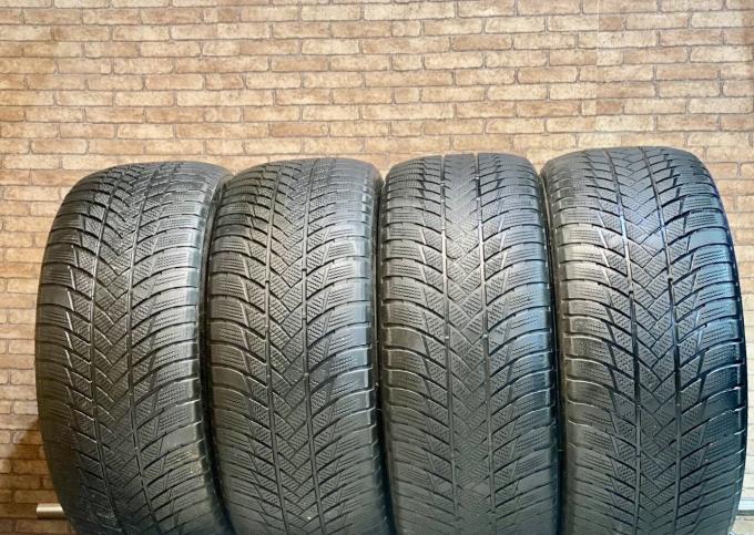 Bridgestone Blizzak LM-001 285/45 R21