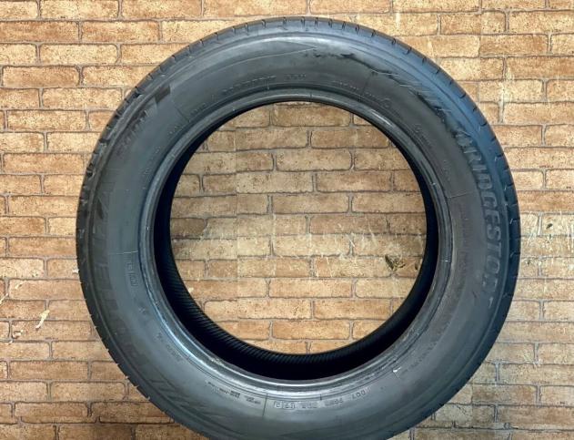 Bridgestone Potenza S001 235/55 R17