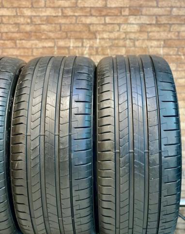 Pirelli P Zero PZ4 255/40 R20