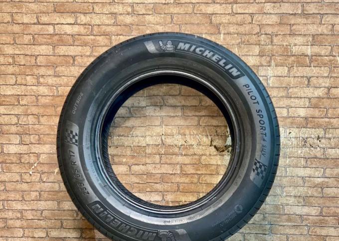 Michelin Pilot Sport 4 SUV 235/65 R17