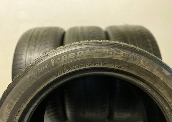 Hankook Winter I'Cept Evo2 W320A SUV 255/50 R19 и 285/45 R19