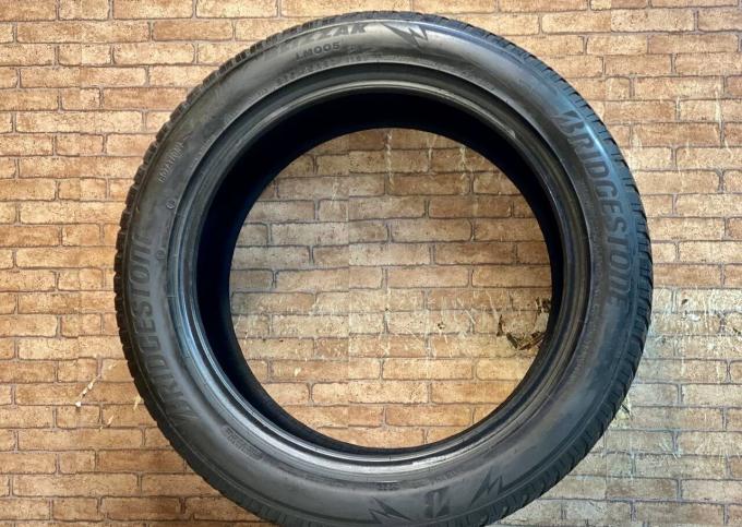 Bridgestone Blizzak LM-005 285/45 R20