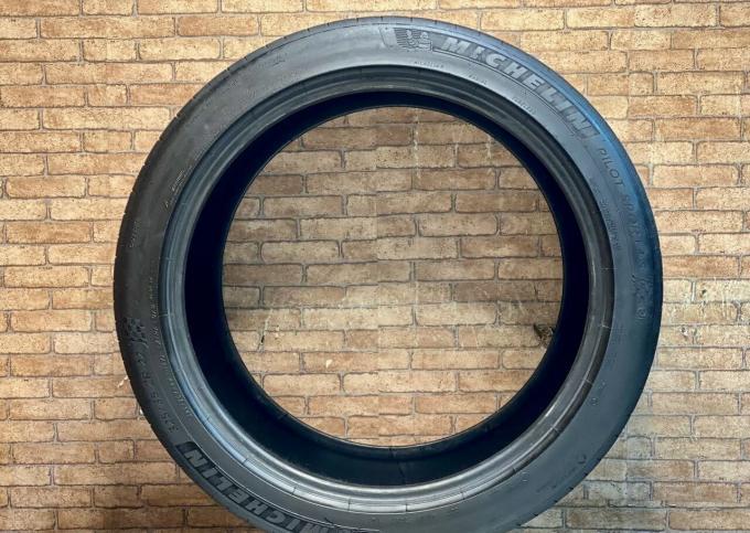 Michelin Pilot Sport 4 S 325/35 R22