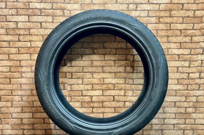 Nokian Tyres Hakka Black 255/45 R20