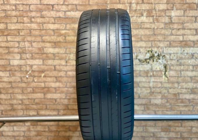 Michelin Pilot Sport 4 235/45 R18