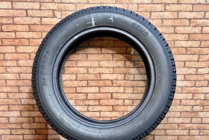 Yokohama Ice Guard F700Z 215/60 R17