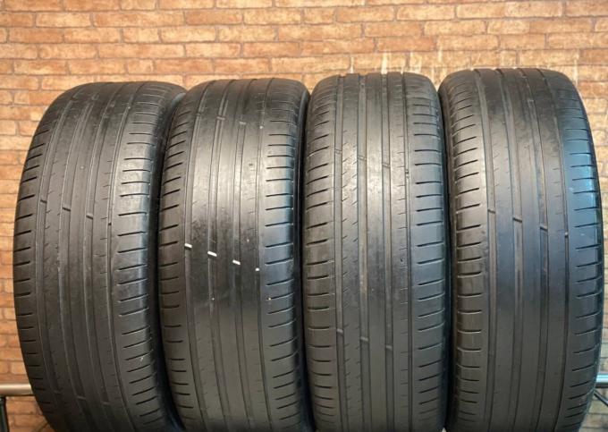 Michelin Pilot Sport 4 SUV 235/55 R19