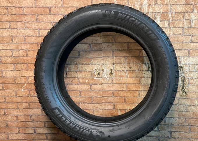 Michelin X-Ice North 4 215/55 R17