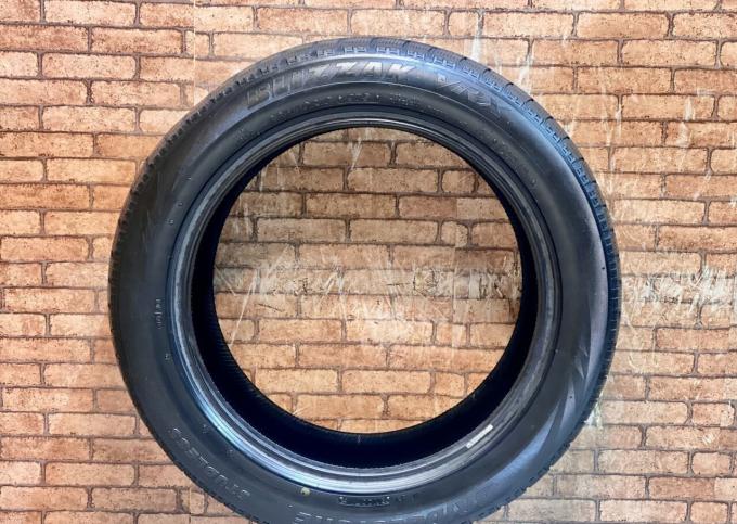 Bridgestone Blizzak VRX 235/50 R18